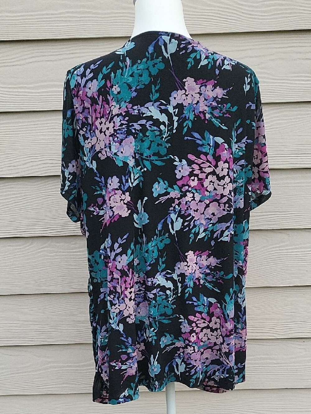 Torrid Black Floral Tunic Size 4 (4X) Teal Purple V-Neck Flutter Sleeve - Picture 2 of 13